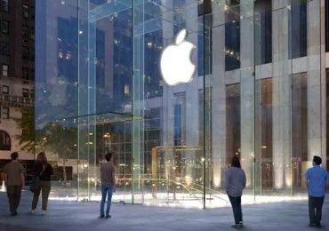Apple sues chip maker Qualcomm for $1 billion