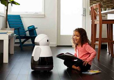 Meet Kuri, an intelligent and lovable robot for your home