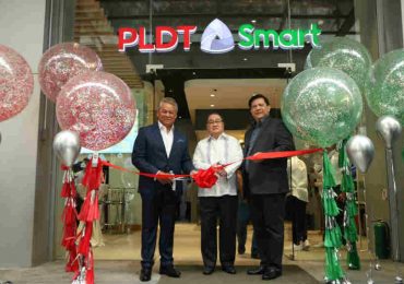 PLDT and Smart unveil flagship store in Makati CBD