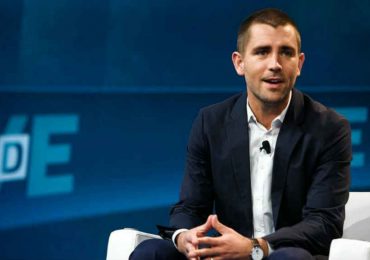Facebook product chief Chris Cox exits after announcement of message encryption plans