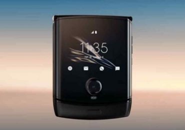 Motorola Razr is back as a foldable smartphone