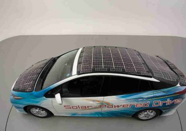 Toyota is testing new solar roofs for its electric cars